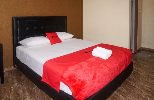 Kebasen Hotel | Budget-Friendly RedDoorz Near Stasiun Kroya for Families
