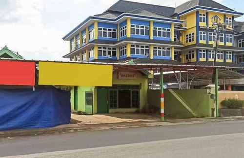 Metro Hotel | Budget-Friendly Stay at RedDoorz near Taman Merdeka