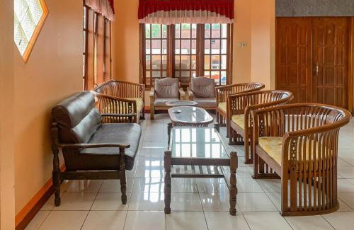 Karanganyar Hotel | Family-Friendly Stay at OYO 92631 Hotel Dan Aula Wahyu Sari