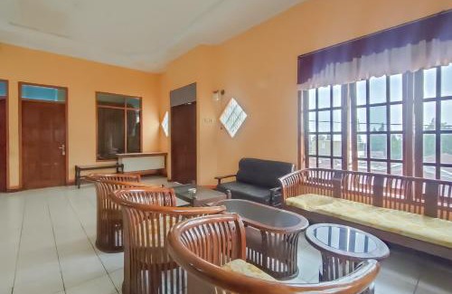 Karanganyar Hotel | Family-Friendly Stay at OYO 92631 Hotel Dan Aula Wahyu Sari