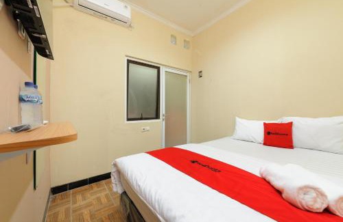 Bogor Selatan Hotel | Family-Friendly RedDoorz near The Jungle Waterpark Bogor