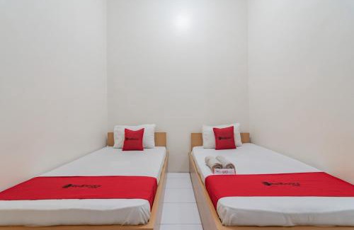 Tasikmalaya House | Convenient Stay at RedDoorz near Universitas Siliwangi