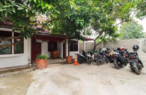South Tangerang House | Convenient Stay at RedDoorz near Universitas Pamulang