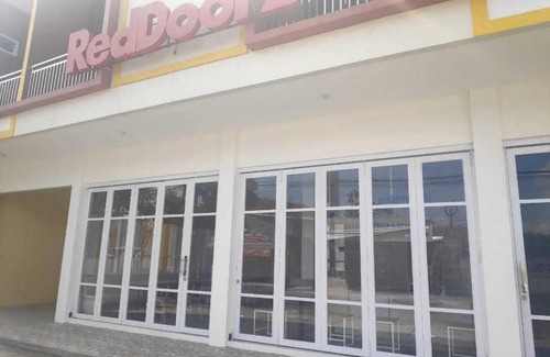 Banyumas Hotel | Family-Friendly Stay at RedDoorz Near Universitas Muhammadiyah