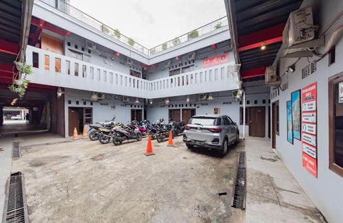 Karawang Hotel | Budget-Friendly RedDoorz Near UNSIKA University Karawang