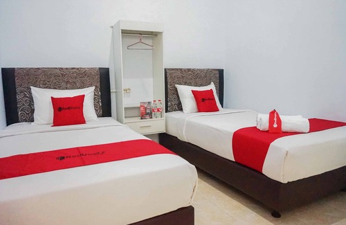 Malang Hotel | Convenient Stay at RedDoorz near Velodrome Malang