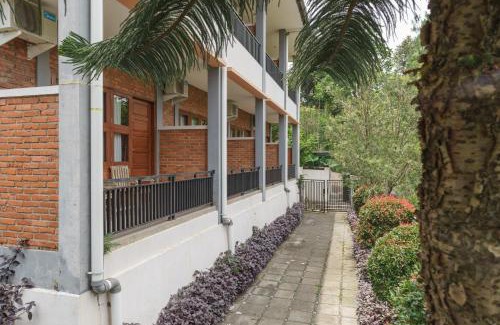 Sukaraja Hotel | Relaxing Getaway at RedDoorz Plus Hotel Negeri Baru Lodaya