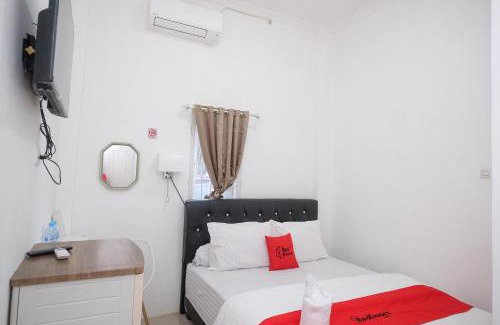 Parepare Hotel | Relaxing Stay at RedDoorz Plus Lovina Inn by the River