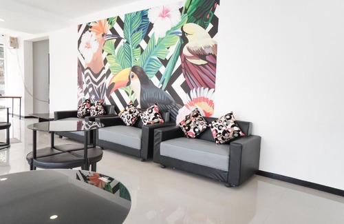 Dinoyo House | Accessible Comfort at RedDoorz Plus Tlogomas - 8/10 Rated