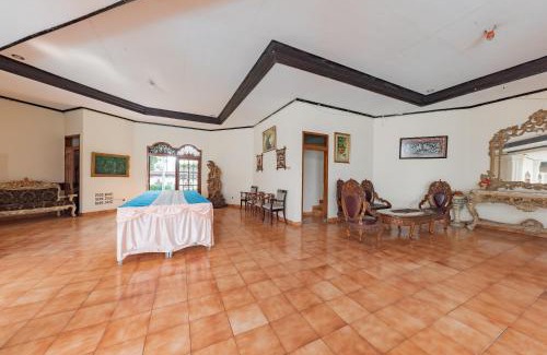 Sukabumi Hotel | Budget-Friendly RedDoorz Plus: Family-Centric in Sukabumi