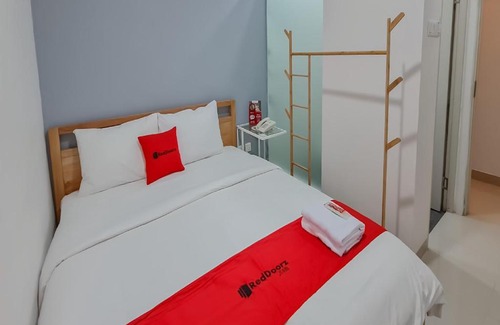 Bogor Selatan Hotel | Discover RedDoorz Plus @ Batutulis Bogor - Family-Friendly Stay