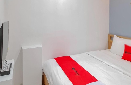Bogor Selatan Hotel | Discover RedDoorz Plus @ Batutulis Bogor - Family-Friendly Stay