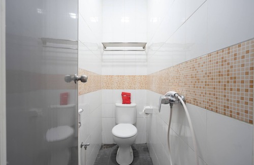 Sunter Hotel | Budget-Friendly Stay at RedDoorz Plus @ Danau Sunter Utara