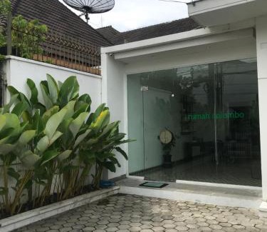 Catur Tunggal House | Budget-Friendly RedDoorz Plus @ Demangan Gejayan Hotel