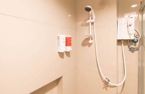 Bacolod Hotel | Enjoy Family-Friendly Stays at RedDoorz Plus Diola Villamonte