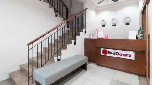 Bacolod Hotel | Comfortable Stay at RedDoorz Plus @ Diola Villamonte