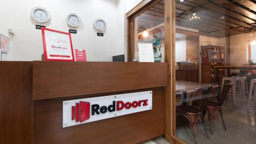 Bacolod Hotel | Comfortable Stay at RedDoorz Plus @ Diola Villamonte