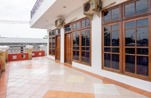Surabaya House | Budget-Friendly Stay at RedDoorz Plus @ Gunungsari Surabaya