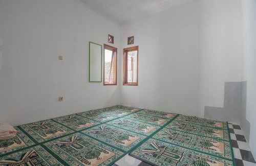 Kuningan House | Budget-Friendly RedDoorz Plus Near Alun Alun Kuningan