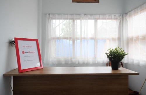 Blora Hotel | Affordable Family-Friendly Stay at RedDoorz Plus Kota Bora