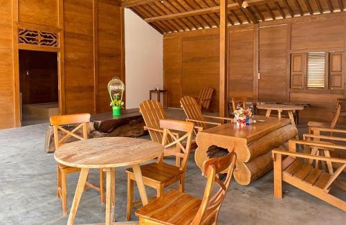 Blora Hotel | Affordable Family-Friendly Stay at RedDoorz Plus Kota Bora