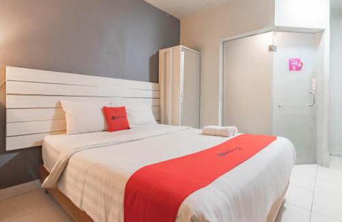 Astana Anyar House | Family-Friendly Stay at RedDoorz Plus near Asia Afrika