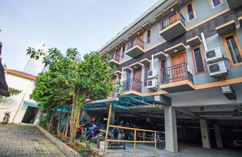 Semanggi House | Budget-Friendly RedDoorz Plus Near Ciputra World Kuningan