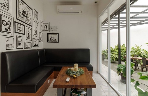 Pancawati House | Budget-Friendly RedDoorz Plus with Pool & Breakfast