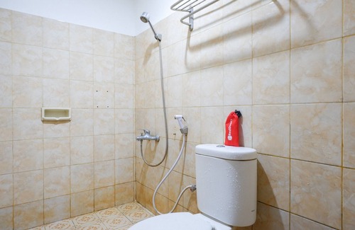 Kendari House | Convenient Getaway at RedDoorz Plus near Haluoleo University