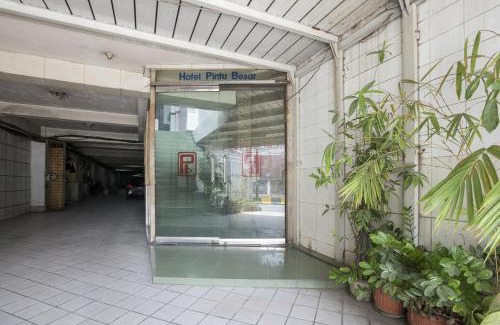 Chinatown House | Budget-Friendly RedDoorz Plus Near Jakarta Kota Station