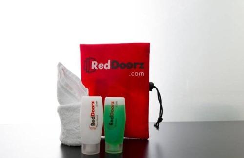 Tanjung Duren Utara Hotel | Convenient Stay at RedDoorz Plus near Mall Ciputra Jakarta