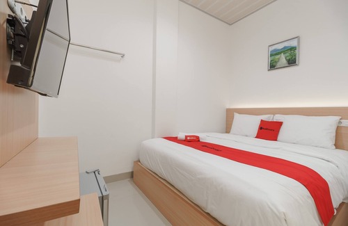 Palembang House | Budget-Friendly Stay at RedDoorz Plus Near RS RK Charitas 2