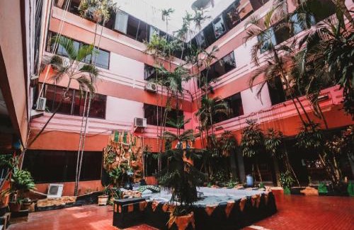 Menteng House | Budget-Friendly RedDoorz Plus with Child-Friendly Amenities