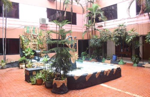 Menteng House | Budget-Friendly RedDoorz Plus with Child-Friendly Amenities