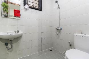 Jakarta House | Family-Friendly Stay at RedDoorz Plus near Trisakti University