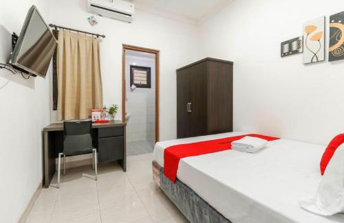 Jakarta House | Family-Friendly Stay at RedDoorz Plus near Trisakti University