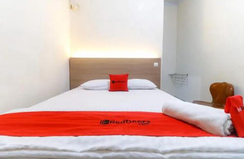 Jambi House | Budget-Friendly Stay at RedDoorz Plus near WTC Batanghari Mall