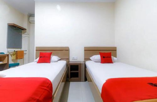 Jambi House | Budget-Friendly Stay at RedDoorz Plus near WTC Batanghari Mall