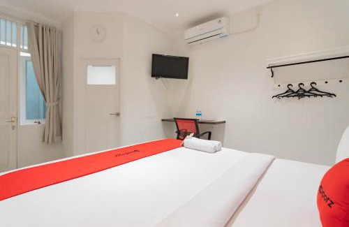 Bogor Selatan Hotel | Budget-Friendly Stay at RedDoorz Plus @ Pakuan Residence