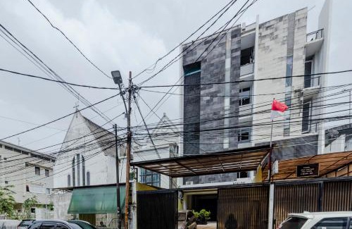 Gambir House | Comfortable Stay at RedDoorz Plus @ Pasar Baru for Families