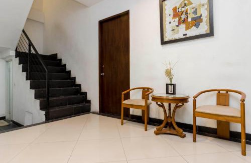 Gambir House | Comfortable Stay at RedDoorz Plus @ Pasar Baru for Families