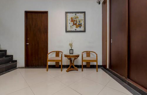 Gambir House | Comfortable Stay at RedDoorz Plus @ Pasar Baru for Families