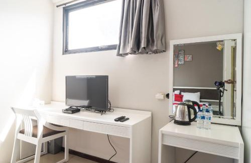 Old Jakarta House | Kid-Friendly Stay at RedDoorz Plus @ Sawah Besar
