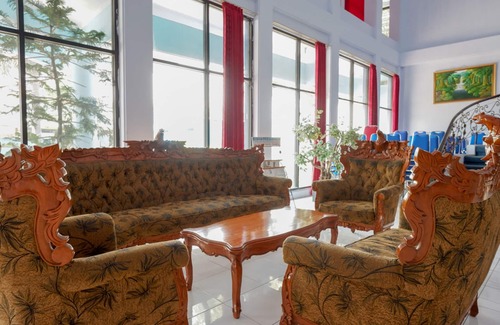 Pekalongan Hotel | Budget-Friendly RedDoorz Plus Syariah Near Stasiun Pekalongan