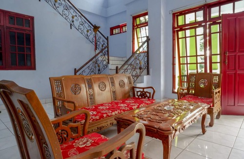 Pekalongan Hotel | Budget-Friendly RedDoorz Plus Syariah Near Stasiun Pekalongan
