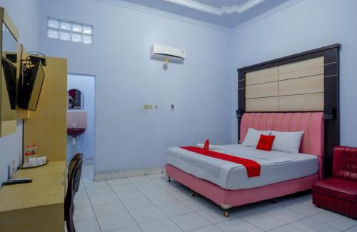 Pekalongan Hotel | Budget-Friendly RedDoorz Plus Syariah Near Stasiun Pekalongan