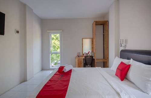 Gubeng House | Budget-Friendly Family Retreat at RedDoorz Plus Syariah