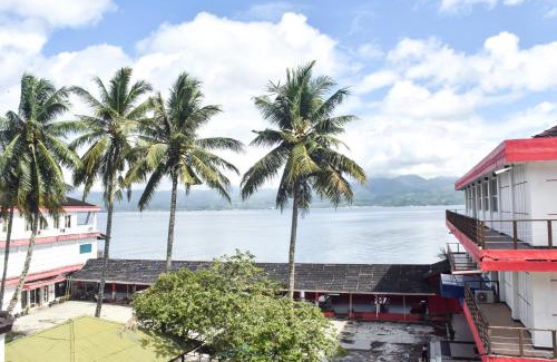 Ambon Hotel | Relax at RedDoorz Plus @ Tirta Kencana with Oceanfront Views