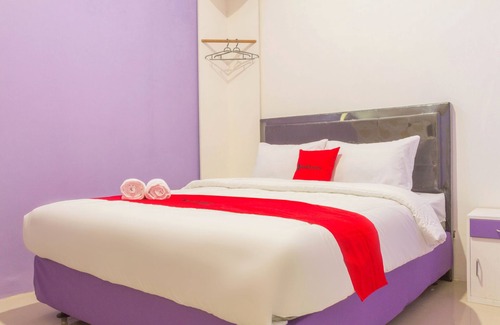 West Cirebon House | Budget-Friendly Stay at RedDoorz Plus @ Tuparev Cirebon