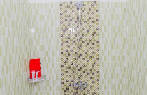 West Cirebon House | Budget-Friendly Stay at RedDoorz Plus @ Tuparev Cirebon